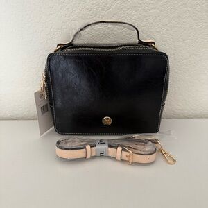 NWT~ Jessica Moore JM-386BLT Black Textured Camera Bag with Crossbody Strap